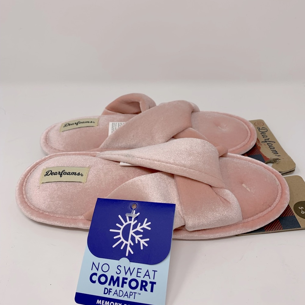 NWT Dearfoams Memory Foam Slippers